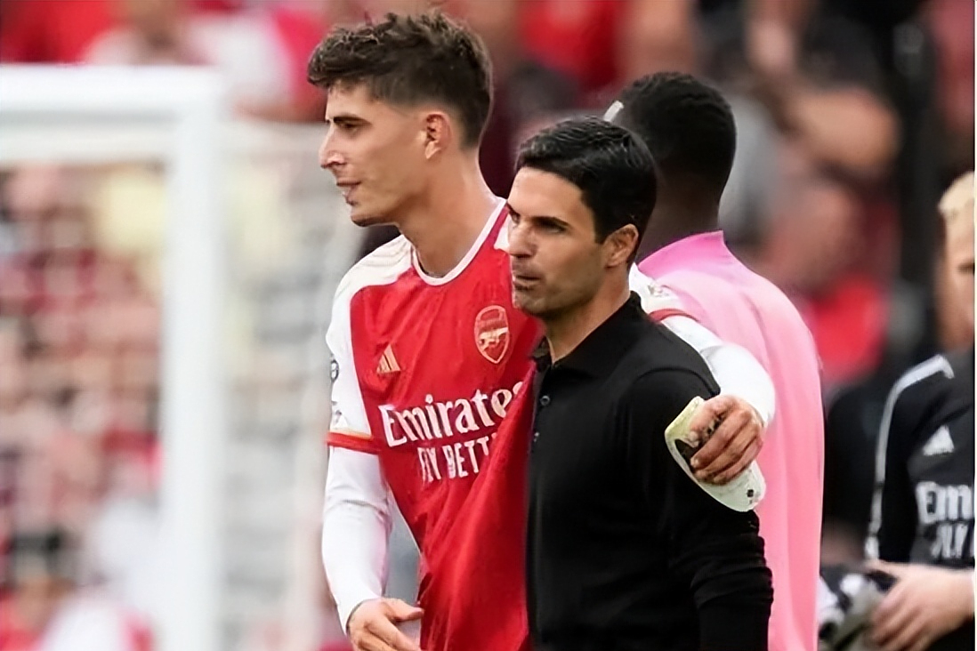 雄鹿观众热烈欢呼!,Uzi迎来十二赛季出色发挥再创辉煌时刻(uzi什么时候夺冠了)星空体育