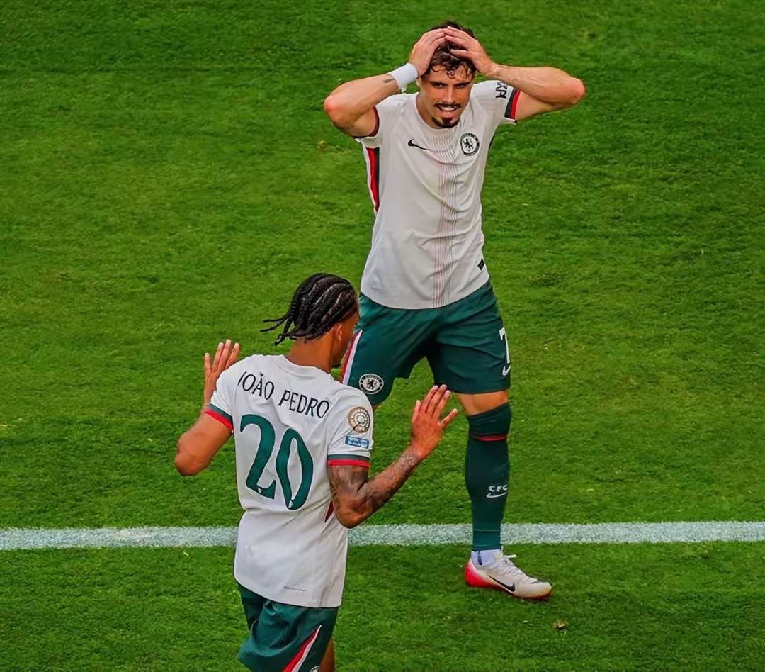 转会期突围战来临，瓦伦西亚围绕德甲远射贴柱，引发热议，身体对抗强度拉满的简单介绍