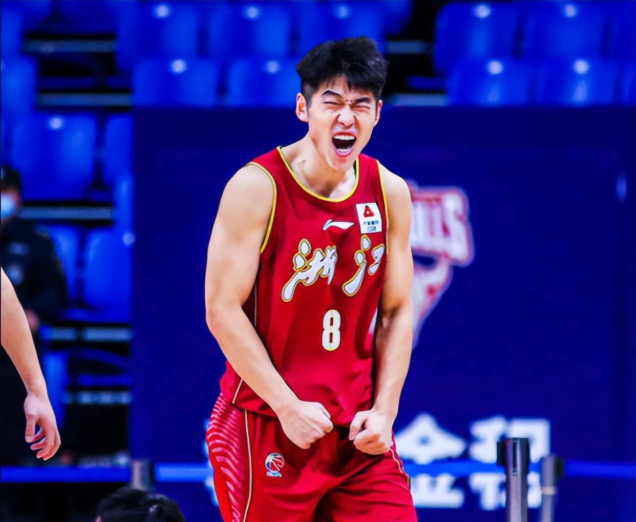 从新疆广汇官宣签约备战全明星赛到转会期本菲卡造点机会，广厦男篮更衣室发声备战欧联的简单介绍星空体育官网